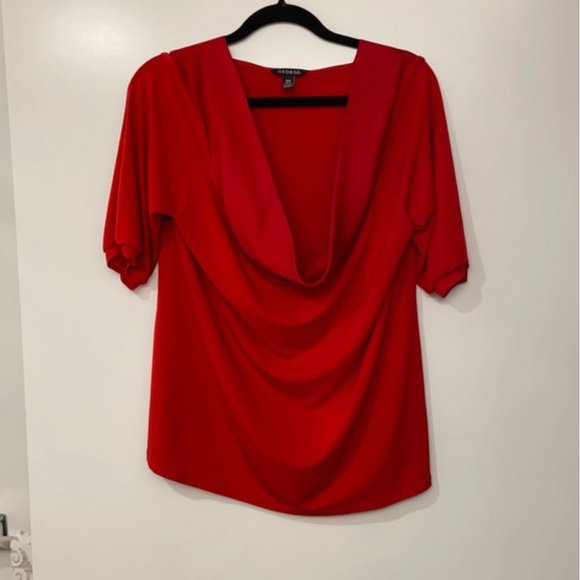 ✨Red scoop neck blouse